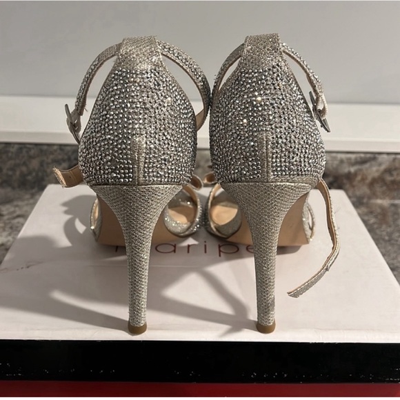 Women’s Heels - Picture 4 of 7